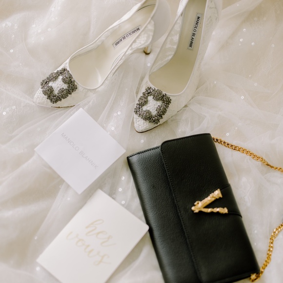 Manolo Blahnik Hangisi White Lace Bridal Heels - Picture 2 of 3
